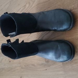 UGG Little Girls boots 👢